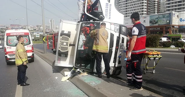 E-5'te boş yolda, fıskiye suları kazaya neden oldu