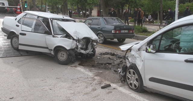 Elazığ’da trafik kazası: 1’i ağır 3 yaralı