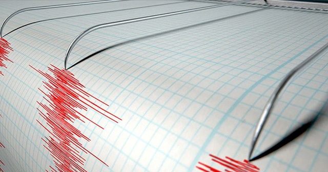Endonezya&#039;da 7,3 büyüklüğünde deprem!