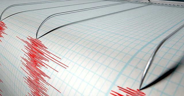 Endonezya'da 7,3 büyüklüğünde deprem!