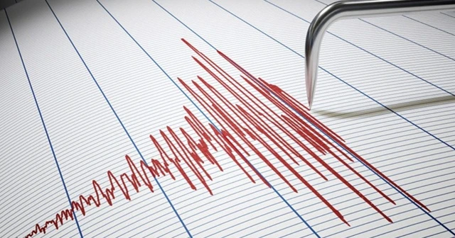 Erzincan&#039;da 4 büyüklüğünde deprem