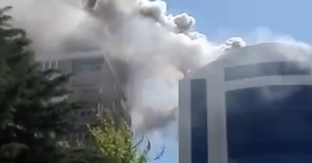 Esenyurt’ta kız öğrenci yurdunun çatısında yangın çıktı