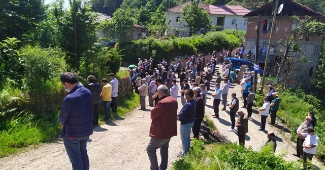 Eşi tarafından bıçaklanarak öldürülen kadın toprağa verildi