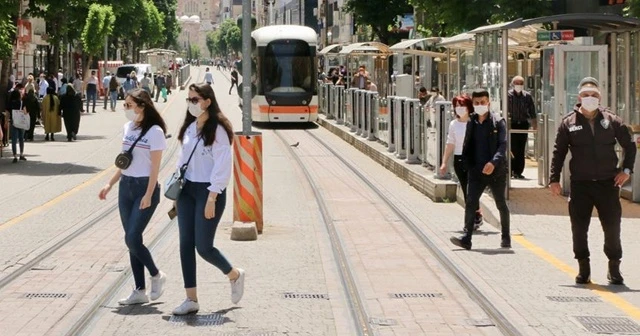 Eskişehir&#039;de maske kullanımı zorunlu hale getirildi