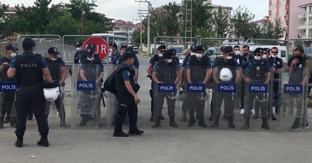 Görevden alınan HDP’li Iğdır Belediye Başkanı Akkuş tutuklandı