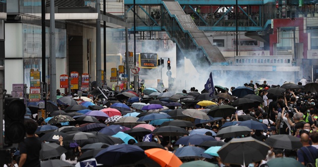 Hong Kong’da Çin protesto edildi