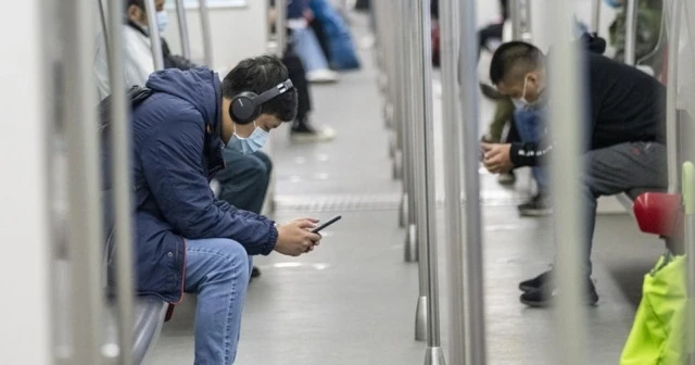 Hong Kong normal hayata dönüyor
