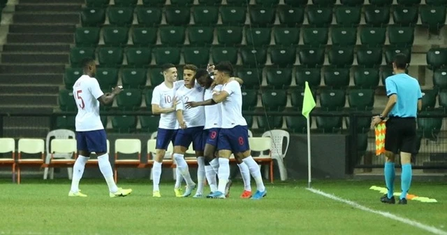 İngiliz milli futbolcular, maç başı ücretlerinin bir kısmını koronavirüsle mücadele için bağışlayacak