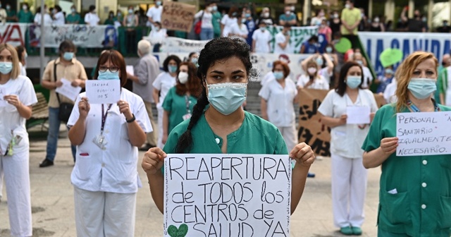 İspanya’da sağlık çalışanlarından protesto