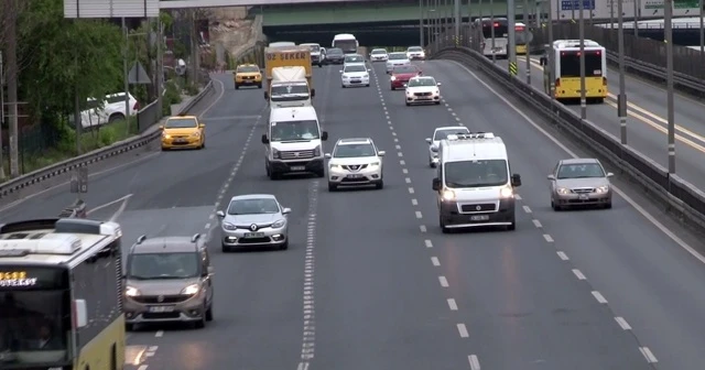 İstanbul’da 4 günlük kısıtlama sonrası hareketlilik başladı