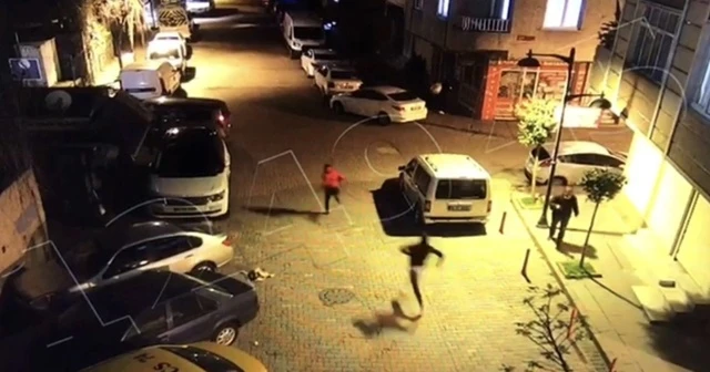 İstanbul’da amatör futbolcuya kapkaç dehşeti kamerada