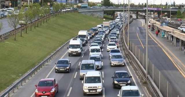 İstanbul&#039;da bazı noktalarda trafik yoğunluğu oluştu