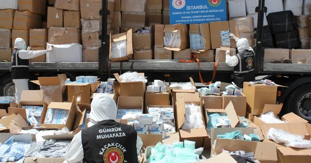 İstanbul’da çok sayıda kaçak tıbbi koruyucu malzeme ele geçirildi