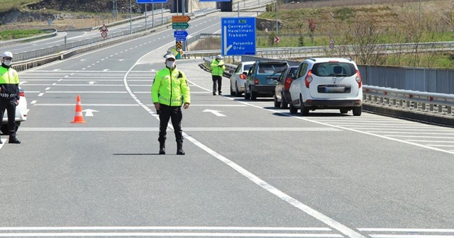 İstanbul&#039;dan Trabzon&#039;a kadar ehliyetsiz araç kullanan sürücüye ceza