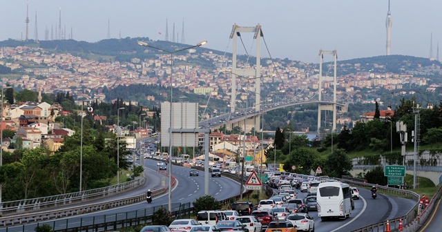 İstanbul&#039;un ana arterlerinde trafik yoğunluğu