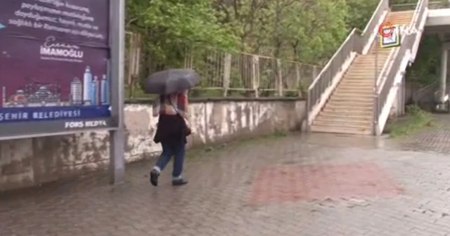 İstanbullular güne yine yağmurla uyandı