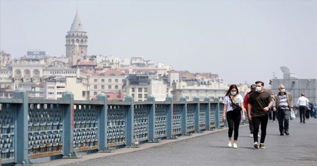 İstanbullular kontrollü sosyal hayata alışmaya çalışıyor
