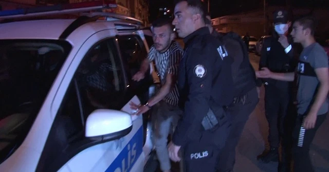 Kadıköy’de 'kız meselesi' kanlı bitti: 4 yaralı