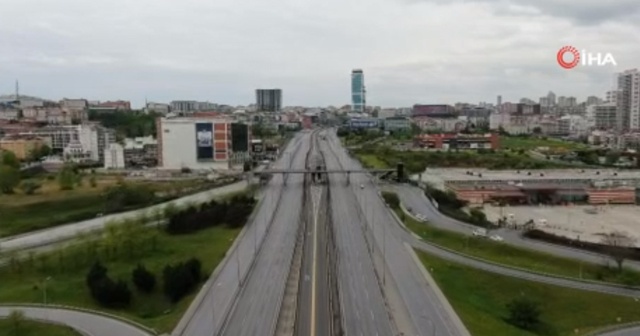 Kısıtlamanın son gününde yollar boş kaldı