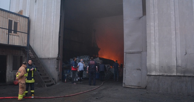 Kocaeli’de korkutan fabrika yangını