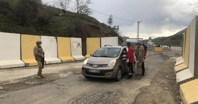 Kozluk’ta iki katlı bina karantinaya alındı