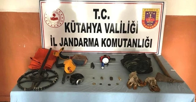 Kütahya’da Roma dönemine ait 27 sikke ele geçirildi