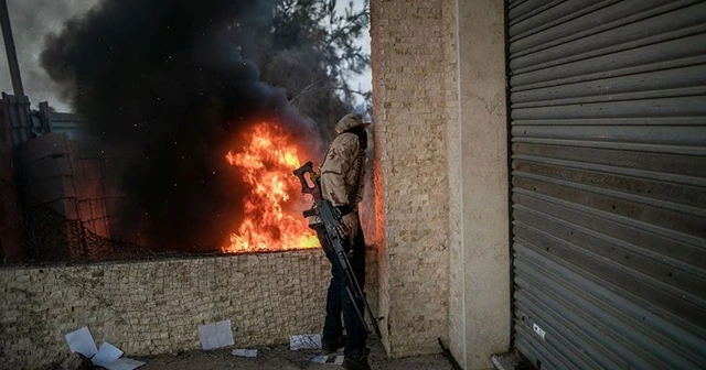 Libya Ordusu'ndan Hafter milislerine giden bir yakıt tankerine daha hava harekatı