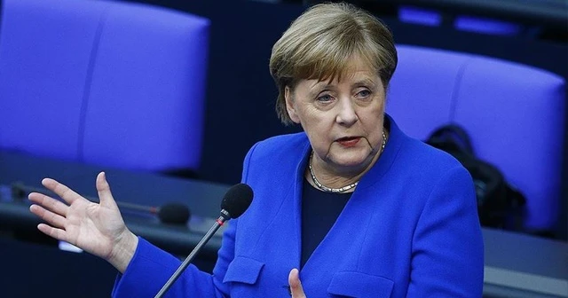 Merkel: "Bazı olaylarda virüsün ne kadar hızlı yayılabildiğini görüyoruz"