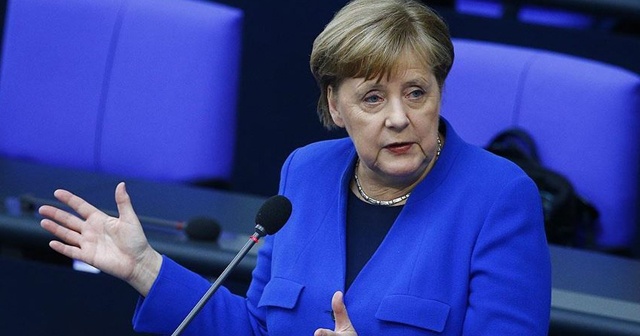 Merkel&#039;den Alman milletvekillerinin e-postalarının hacklenmesiyle ilgili Rusya&#039;ya suçlama