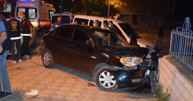 Polisin &quot;dur&quot; ihtarına uymadı kaza yaptı: 1 yaralı