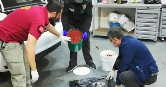 Salça kovalarından uyuşturucu hap çıktı