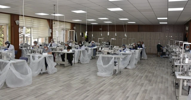 Seri üretim başladı: Aylık 45 milyon maske üretilecek