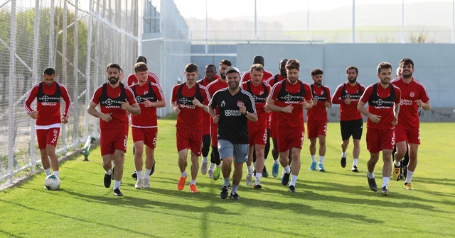 Sivasspor&#039;da idmanlar devam ediyor