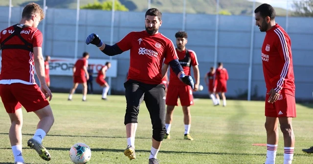 Sivasspor günü çift idmanla tamamladı