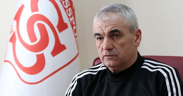 Sivasspor Teknik Direktörü Çalımbay'dan "lig ertelensin" çağrısı