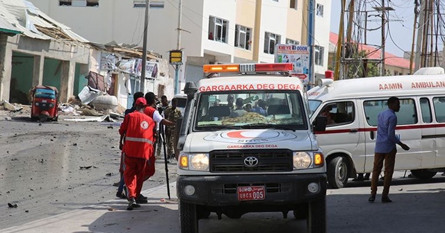 Somali&#039;de minibüse bombalı saldırı: 10 ölü, 13 yaralı