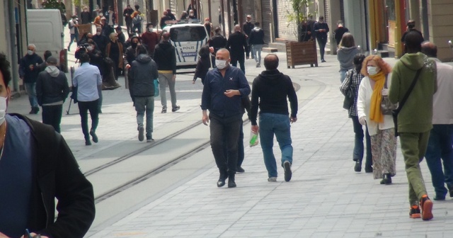 Taksim Meydanı ve İstiklal Caddesi bugün de doldu