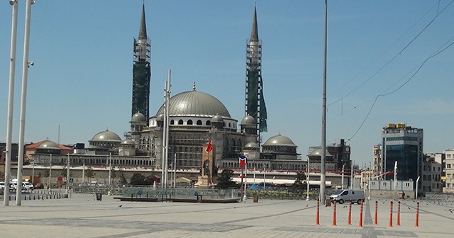 Taksim son yılların en sessiz günlerini yaşıyor