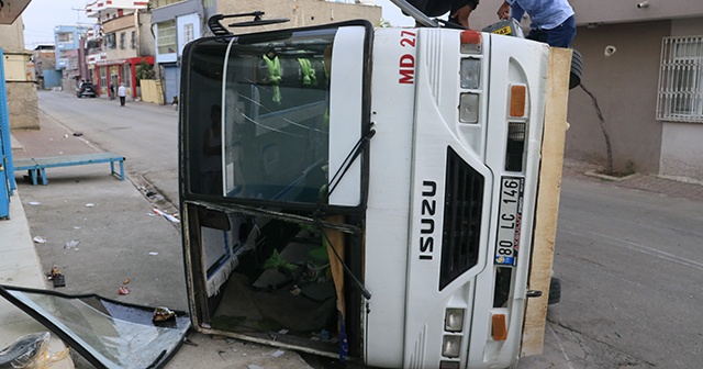 Tarım işçilerini taşıyan servisler çarpıştı: 12 yaralı