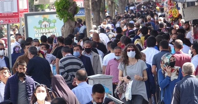 Van’daki bayram alışveriş yoğunluğu pes dedirtti