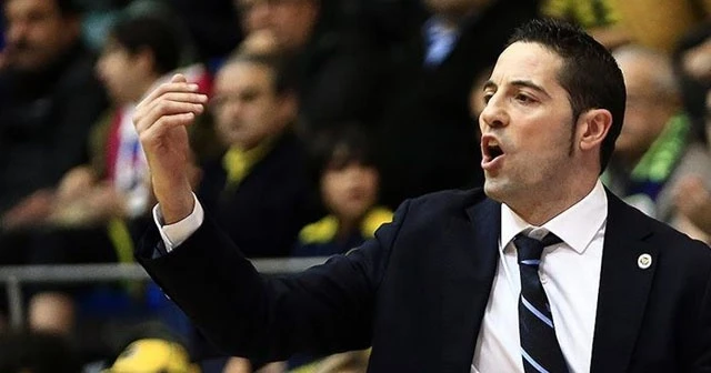 Victor Lapena 1 yıl daha Fenerbahçe'de