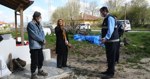 Virüsün ayırdığı çifti zabıta kavuşturdu