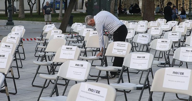 Yunanistan&#039;da &#039;boş sandalye&#039; protestosu