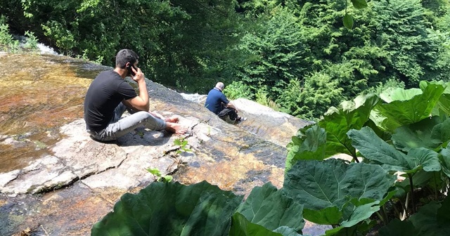 40 metre yükseklikteki şelalede selfie çekerken aşağıya düştü