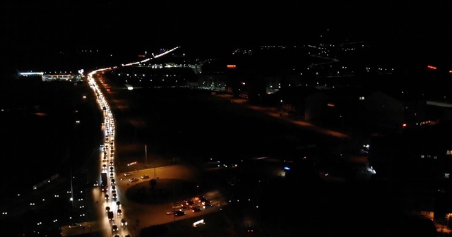 43 ilin geçiş güzergahındaki trafik yoğunluğu havadan görüntülendi