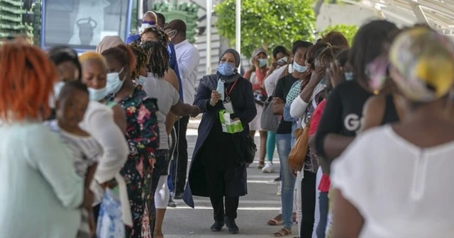 Afrika'da Kovid-19 vaka sayısı 300 bini geçti
