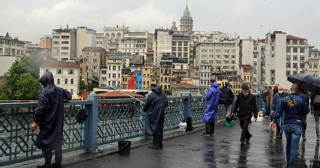 AKOM saat verdi! İstanbul’a şiddetli yağmur uyarısı