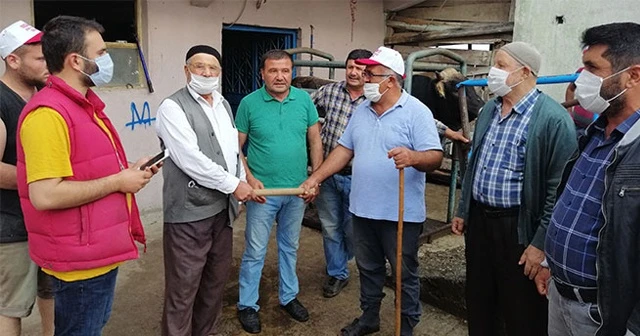 Amasya'da el sıkışmadan 'değnekle' kurban pazarlığı