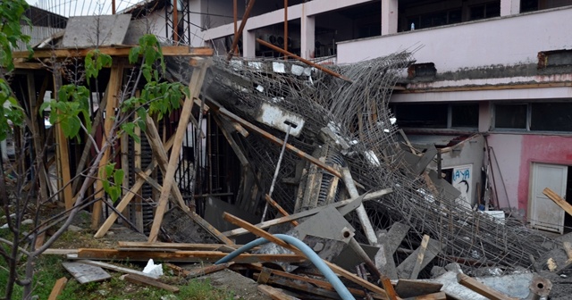Amasya&#039;da inşaat halindeki bina çöktü: 4 yaralı
