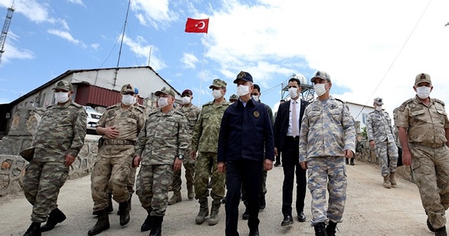 Bakan Akar ve komutanlardan yoğun mesai